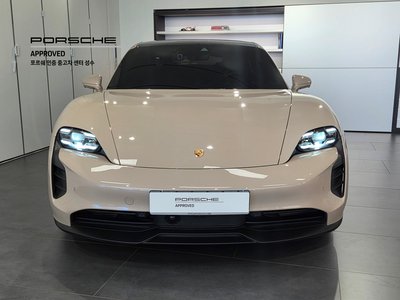 PORSCHE TAYCAN - 2