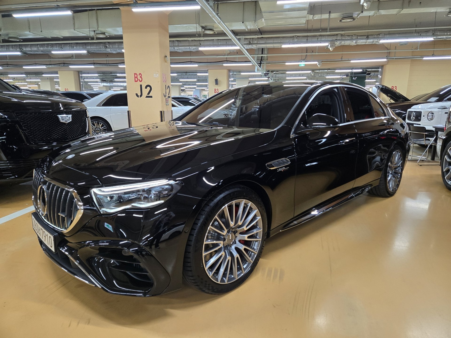 MERCEDES-BENZ E-CLASS - View 1