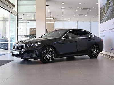 BMW 5 SERIES - 1