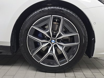 صورة 8 لـ 2026 BMW 5 SERIES
