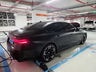 BMW I5 - 3