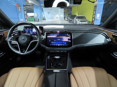 MERCEDES-BENZ E-CLASS - 6