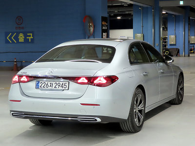 MERCEDES-BENZ E-CLASS - 3