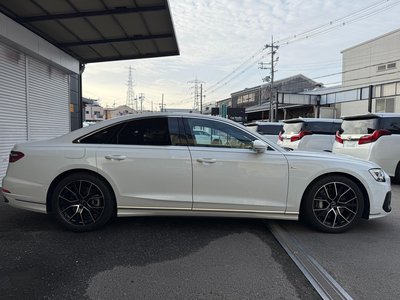 AUDI A8 - 8