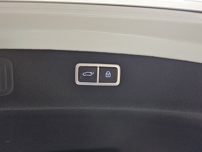 2021 Genesis G80 (RG3) thumbnail 32