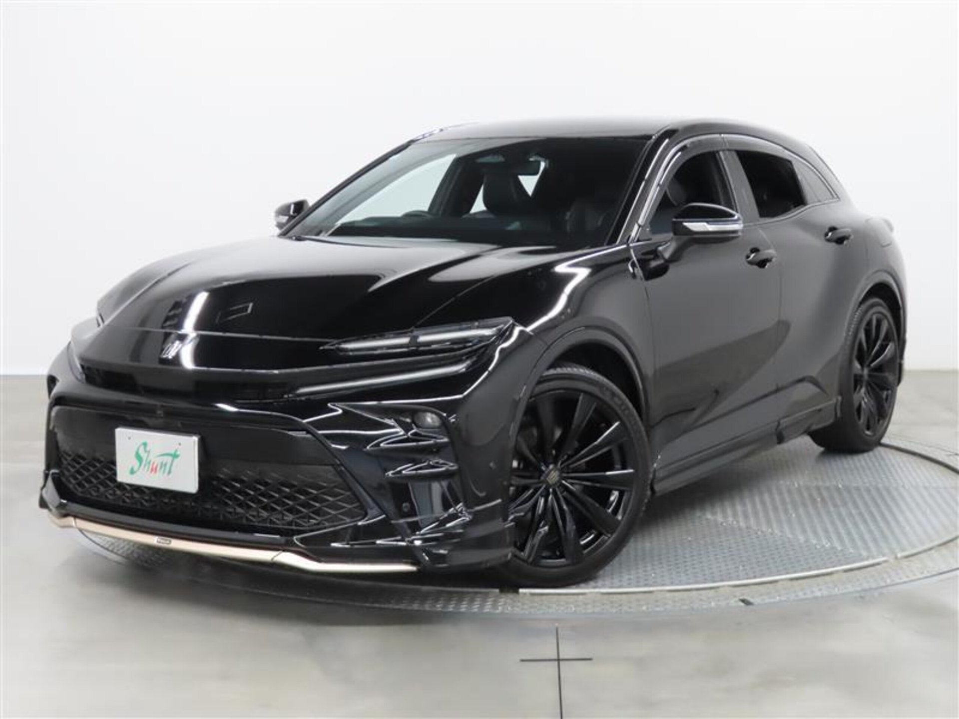 TOYOTA CROWN SPORT - View 1