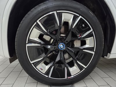 2025 BMW IX3 thumbnail 18
