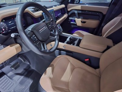 LAND ROVER DEFENDER - 4