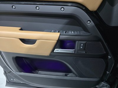 LAND ROVER DEFENDER - 10