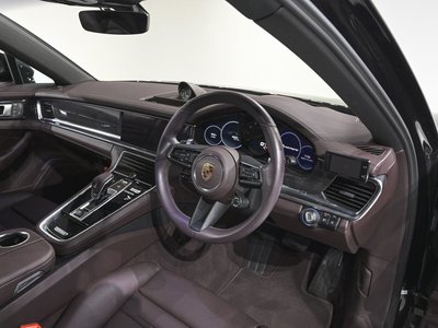 PORSCHE PANAMERA - 10