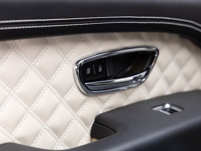 صورة مصغرة 65 لـ 2022 Bentley BENTAYGA