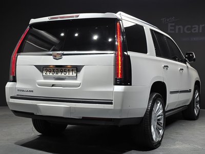 CADILLAC ESCALADE - 4