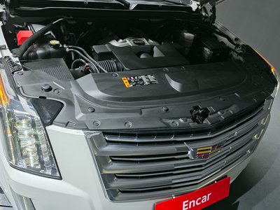 CADILLAC ESCALADE - 7