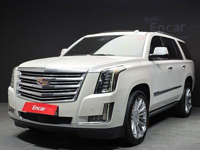 CADILLAC ESCALADE - 1