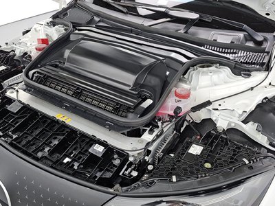 MERCEDES-BENZ EQE - 7