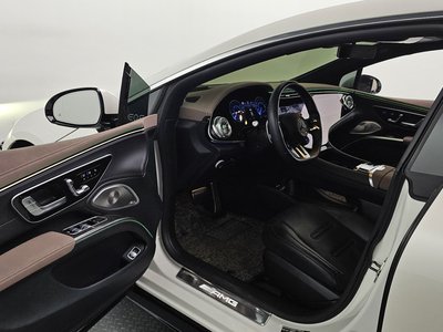 MERCEDES-BENZ EQS - 10