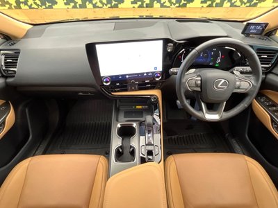 صورة 2 لـ 2021 Lexus NX