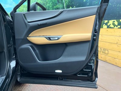 صورة مصغرة 36 لـ 2021 Lexus NX
