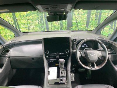 2025 Toyota ALPHARD — фото 2
