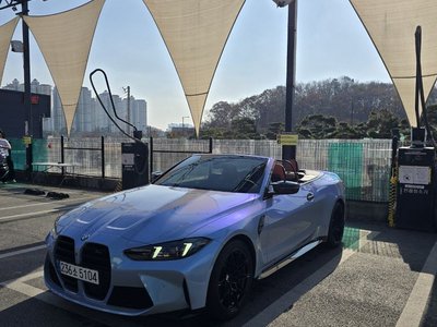 2025 BMW M4 照片 1