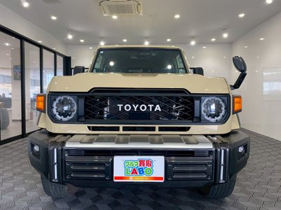 TOYOTA LAND CRUISER 70 - 3
