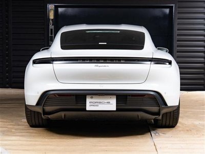 PORSCHE TAYCAN - 6