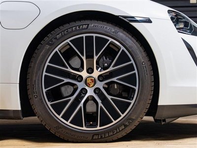 PORSCHE TAYCAN - 10
