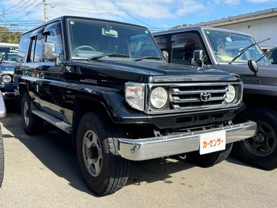 TOYOTA LAND CRUISER 70 - 3