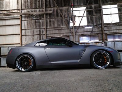 NISSAN GT-R - 8