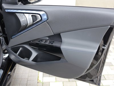 2025 BMW X3 缩略图 33