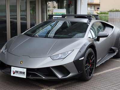 LAMBORGHINI HURACAN STERRATO