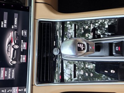 صورة 7 لـ 2018 Porsche PANAMERA