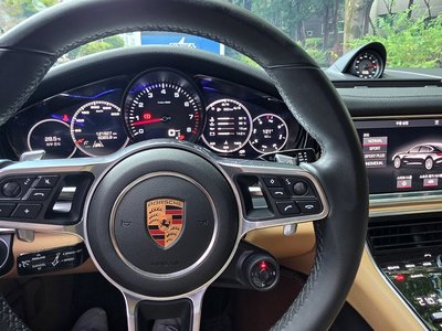 صورة 8 لـ 2018 Porsche PANAMERA
