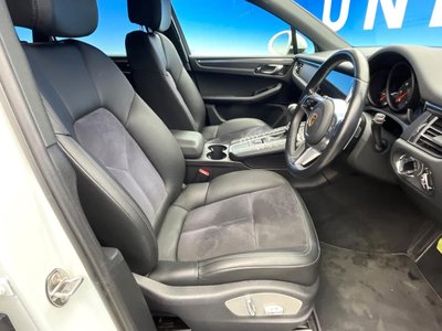 PORSCHE MACAN - 9