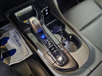 TOYOTA CROWN CROSSOVER - 9