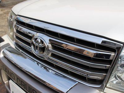 TOYOTA LAND CRUISER - 10