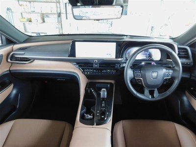 2025 Toyota CROWN SPORT photo 6