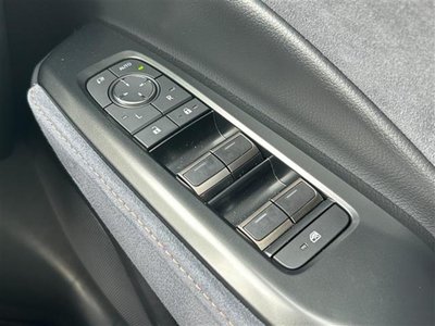 2024 Lexus LBX — миниатюра 17
