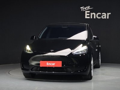 TESLA MODEL Y - 2