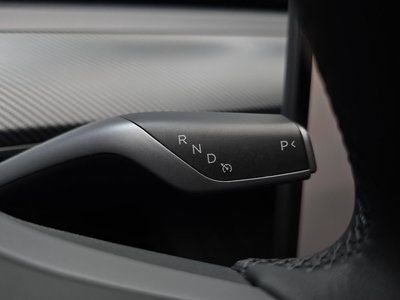 TESLA MODEL Y - 9