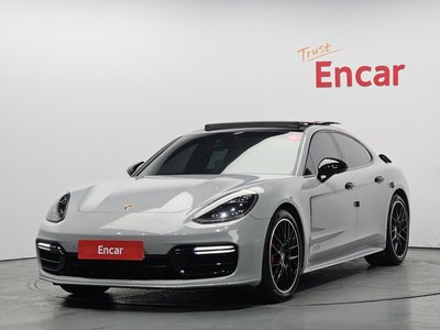 PORSCHE PANAMERA - 1