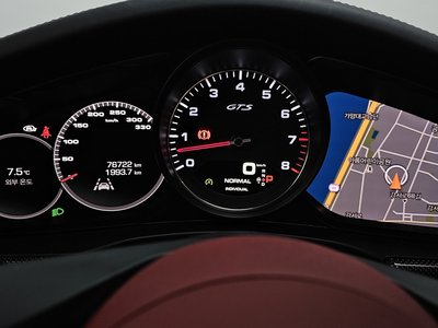 PORSCHE PANAMERA - 8