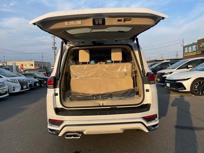 TOYOTA LAND CRUISER 300 - 9