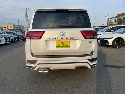 TOYOTA LAND CRUISER 300 - 8