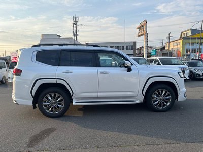 TOYOTA LAND CRUISER 300 - 6