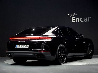 PORSCHE PANAMERA - 4