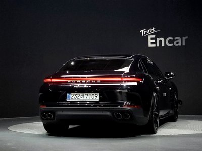 PORSCHE PANAMERA - 3