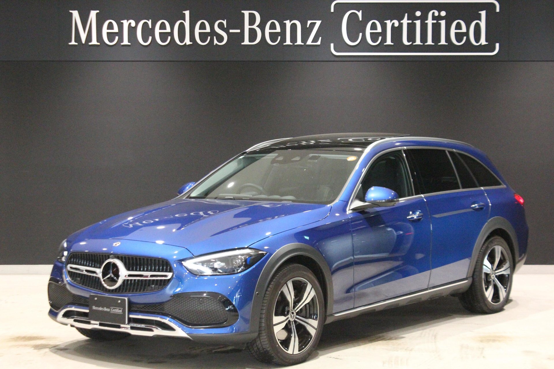 MERCEDES-BENZ C-CLASS ALL-TERRAIN - View 1