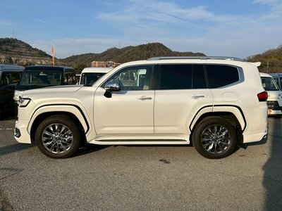 TOYOTA LAND CRUISER 300 - 5