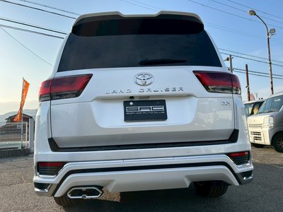 TOYOTA LAND CRUISER 300 - 7